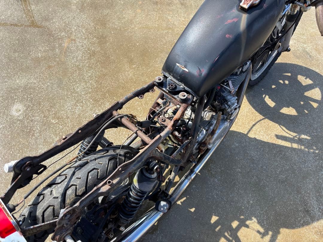 sr400 キャストホイールの出品 その他欲しい部分あればお渡しします。