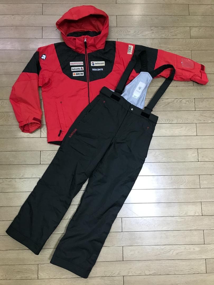 最終価格　デサント　スイスチーム　ジュニアストレッチ上下セット　１５０cm　美品