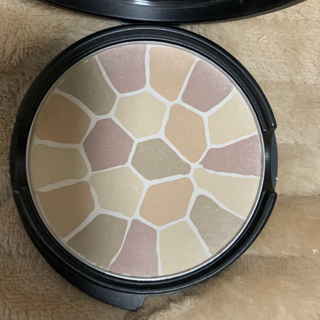 ま*ろ様 EleganceラプードルオートニュアンスリクスィーズVフェイスパウダ