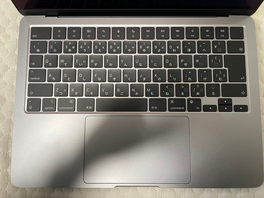 MacBook Air (M2, 2022) 本体　箱付き