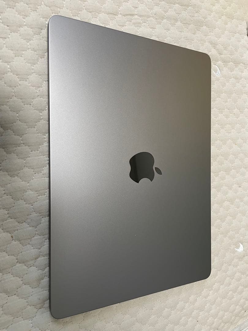 MacBook Air (M2, 2022) 本体　箱付き