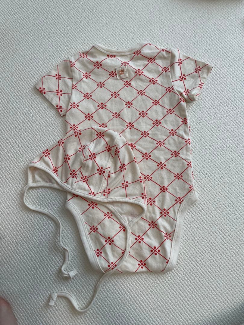 mitsuuu様melted butterロンパース・帽子セット 06-09ヶ月