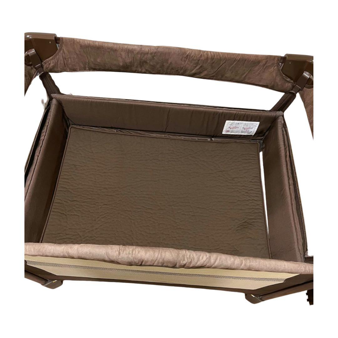 アップリカ　ココネルエアープラス ベビーベッド チョコレートブラウン