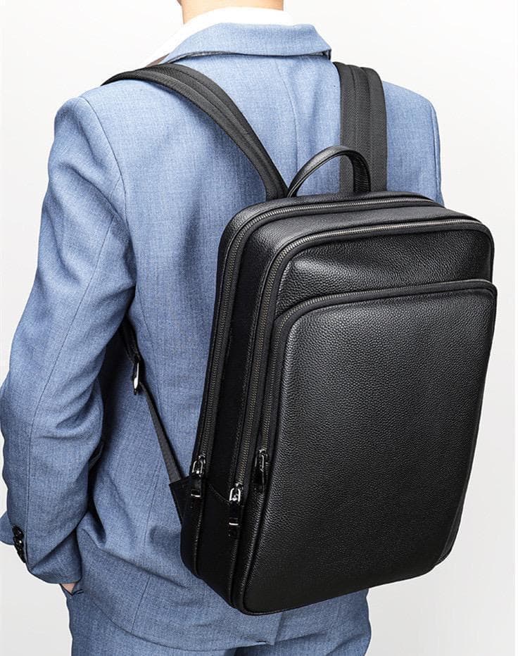 新品　厳選入荷　在庫わずか　厚手牛革　本革　通勤タウンユース　ビジネスリュック