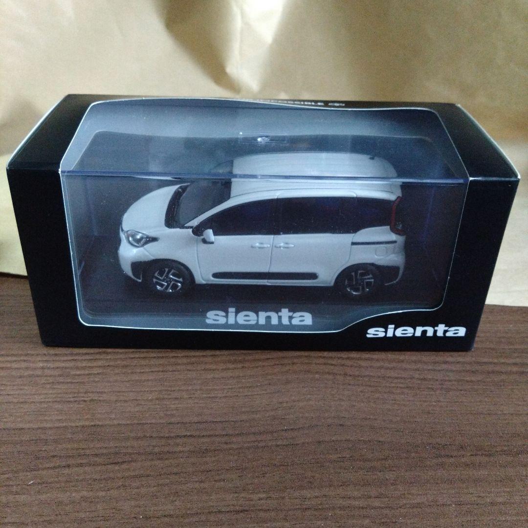 トヨタカラーサンプル シエンタ ホワイトパール