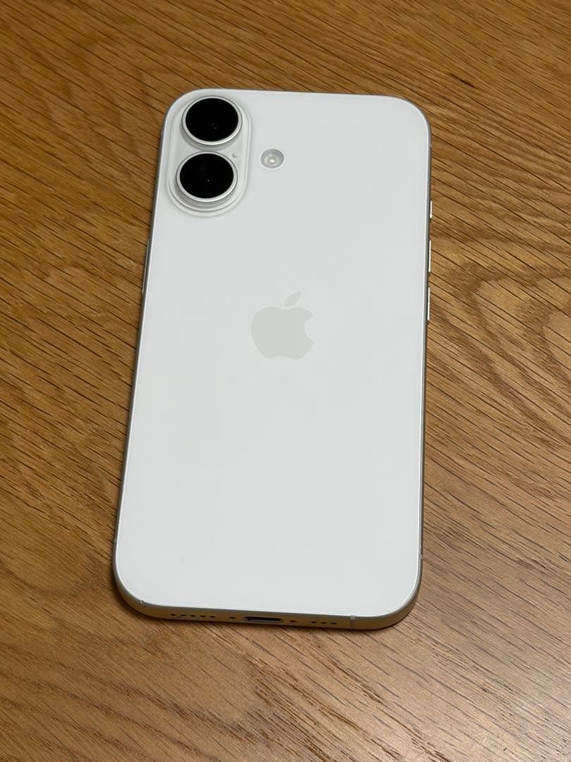 Apple iPhone 16 ホワイト