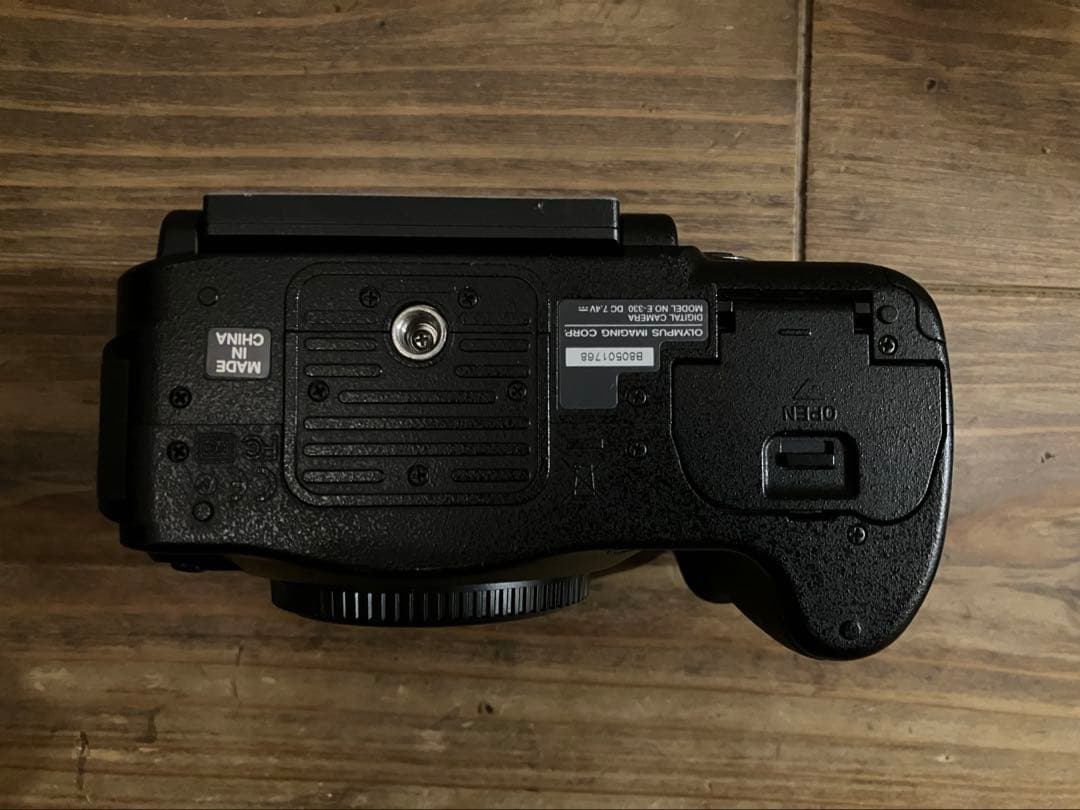 OLYMPUS E-330 デジタル一眼レフカメラ　 シャッター回数5250回
