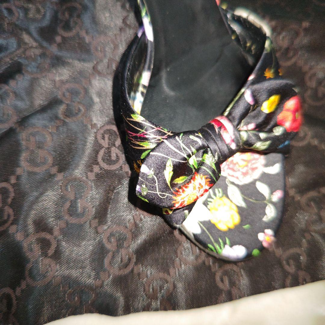 【花柄☆箱付き☆GUCCI】黒　花柄　サンダル　オシャレ　かわいい　361/2