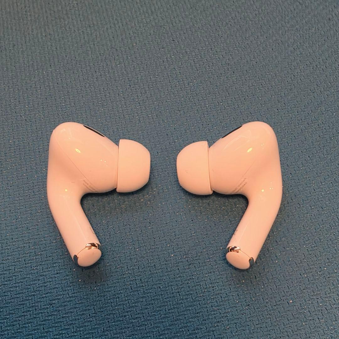 美品 AirPods Pro 第２世代（USB-C）ESRケースセット