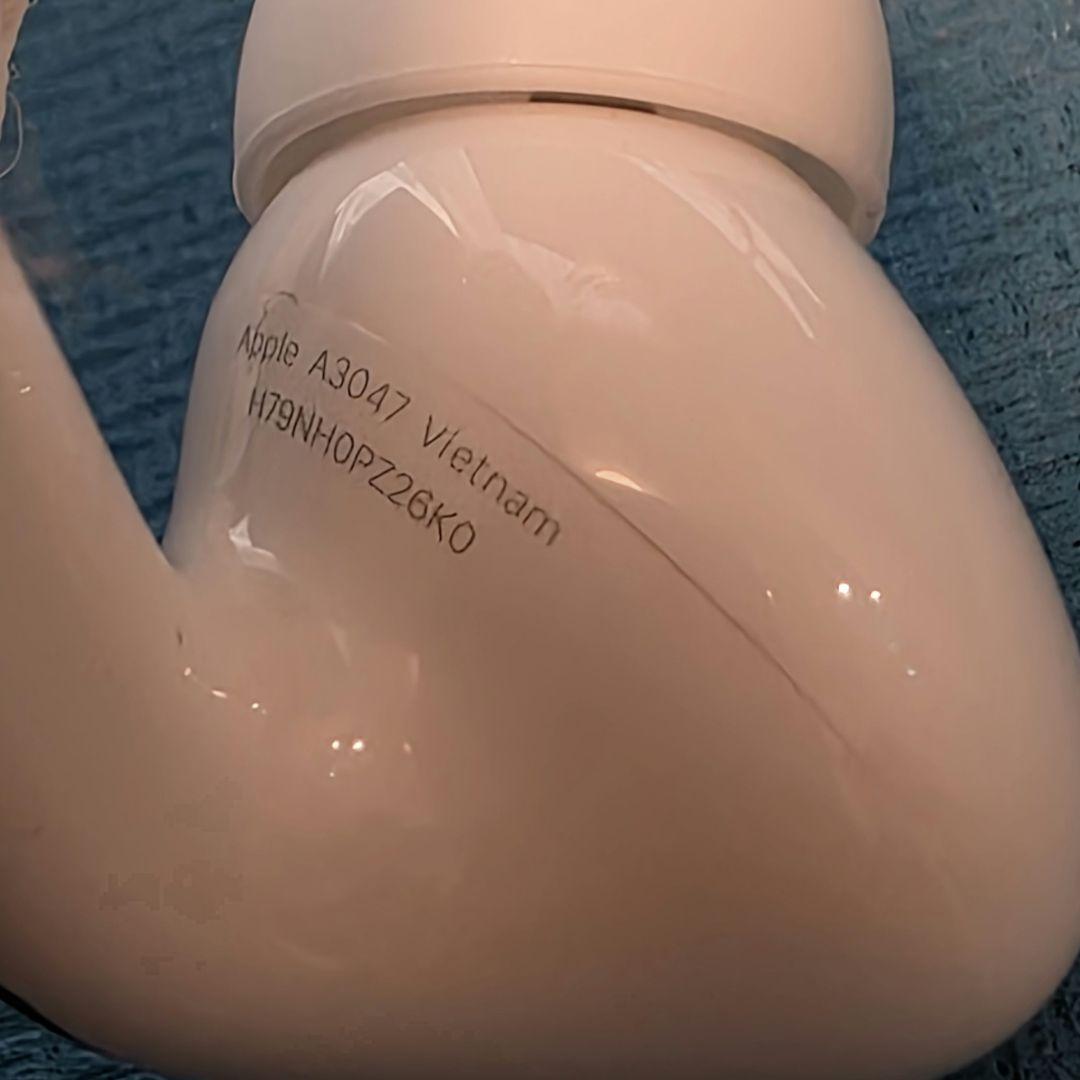 美品 AirPods Pro 第２世代（USB-C）ESRケースセット