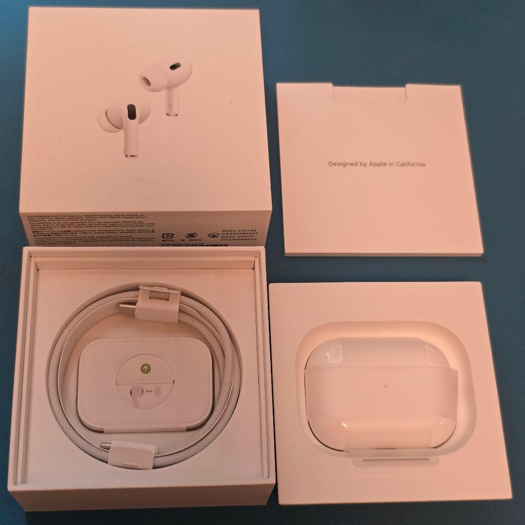 美品 AirPods Pro 第２世代（USB-C）ESRケースセット