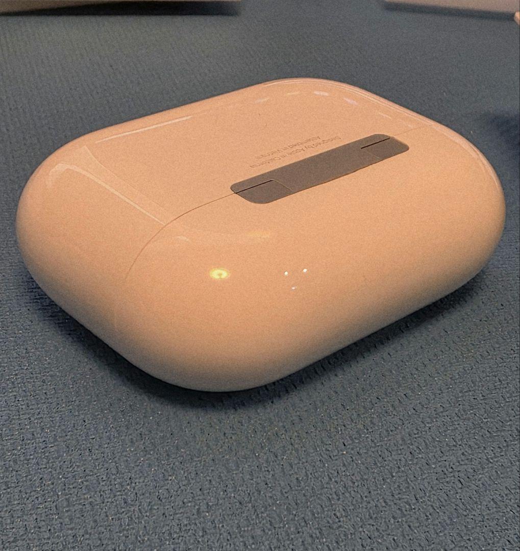 美品 AirPods Pro 第２世代（USB-C）ESRケースセット