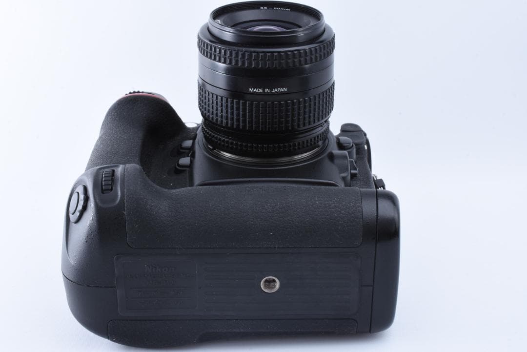 Nikon D800 ボディ + MB-D12 グリップ セット おまけレンズ付