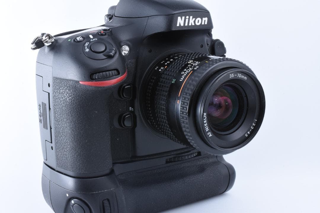 Nikon D800 ボディ + MB-D12 グリップ セット おまけレンズ付