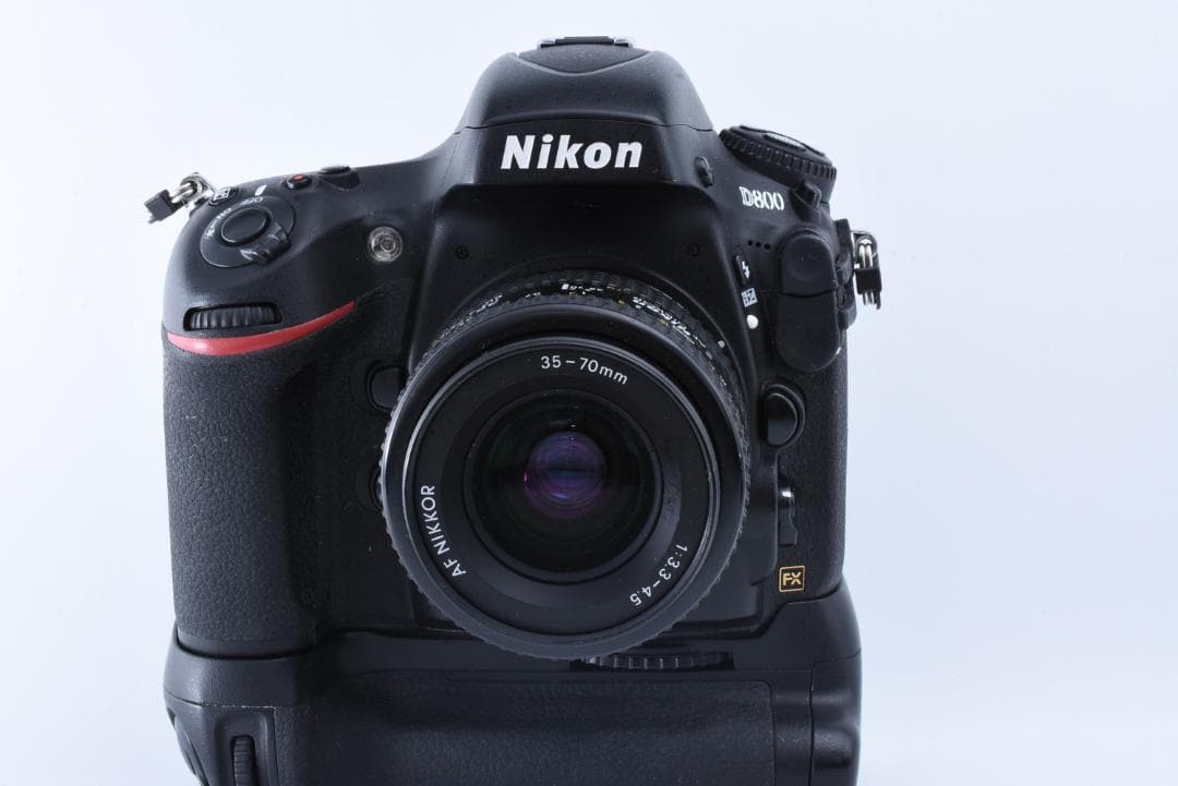 Nikon D800 ボディ + MB-D12 グリップ セット おまけレンズ付