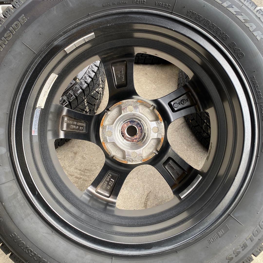中古バリ溝ブリヂストンスタッドレスセット175/65R15アクア、フィット