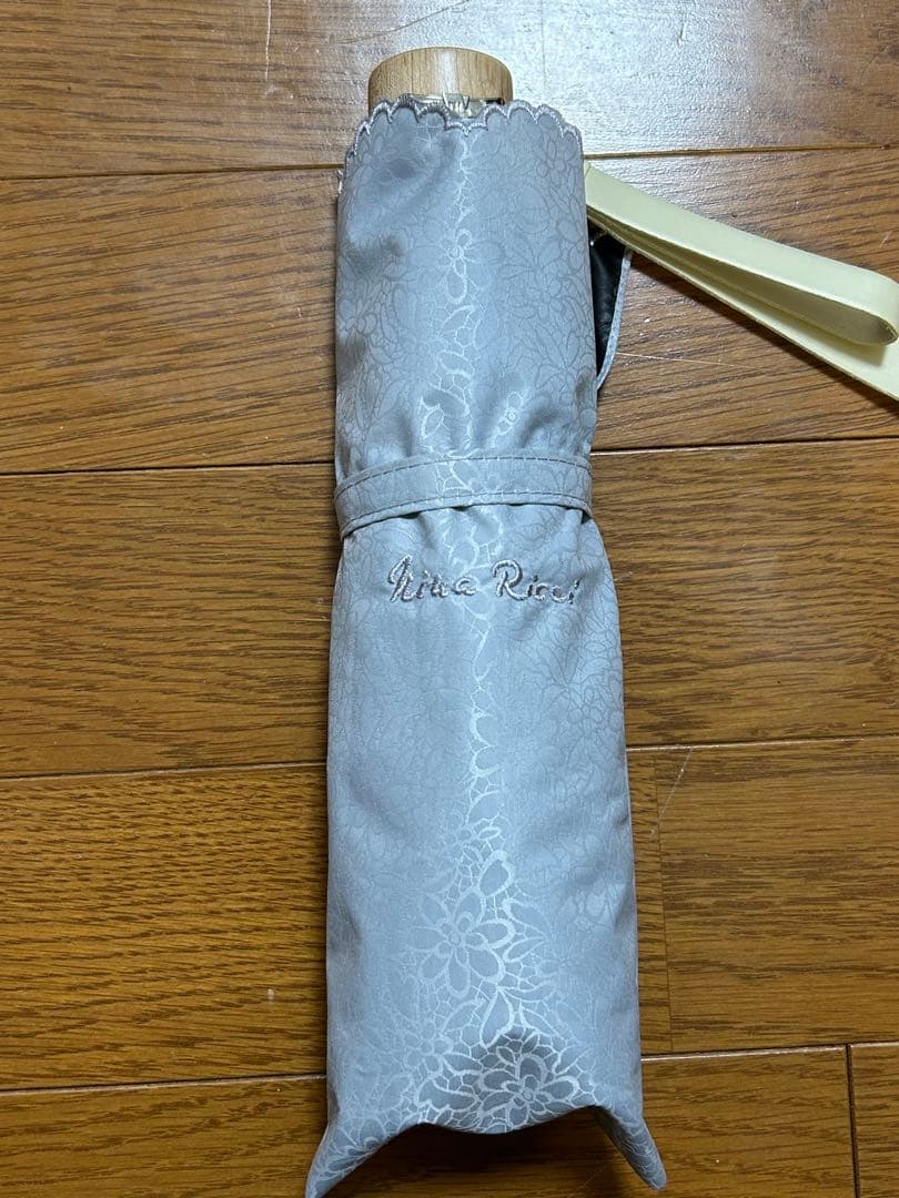 Nina Ricci 花柄レース 折りたたみ日傘　晴雨兼用　キャラウェイ