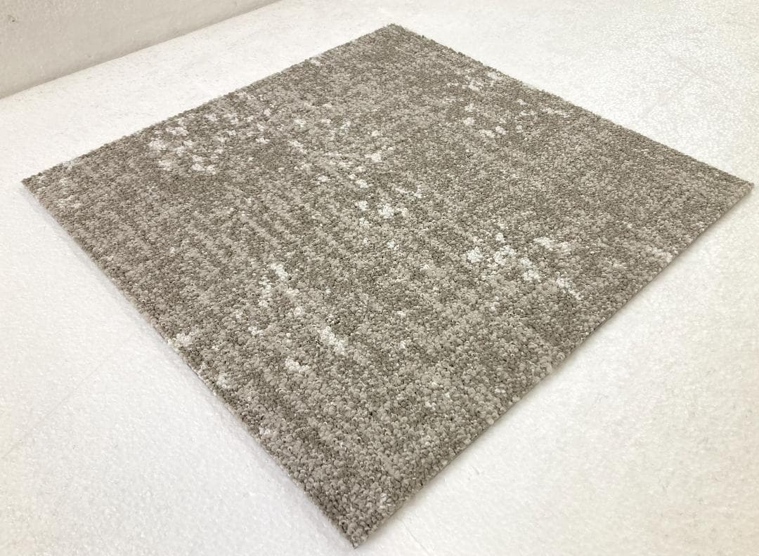 モグモグAP　タイルカーペット　３６枚 新品・未使用　国内メーカー