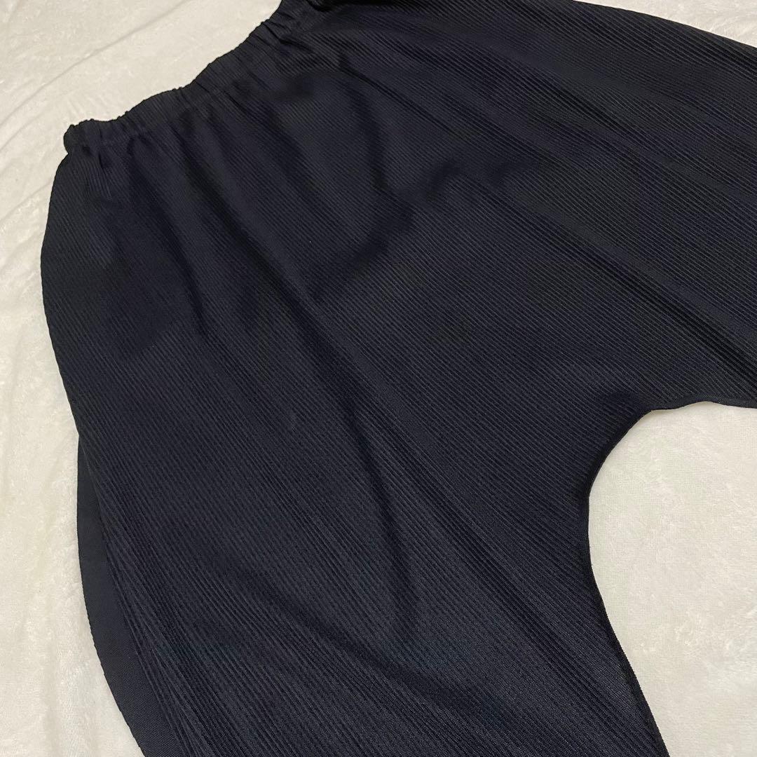 プリーツプリーズ イッセイミヤケ サルエルパンツ　ブラック