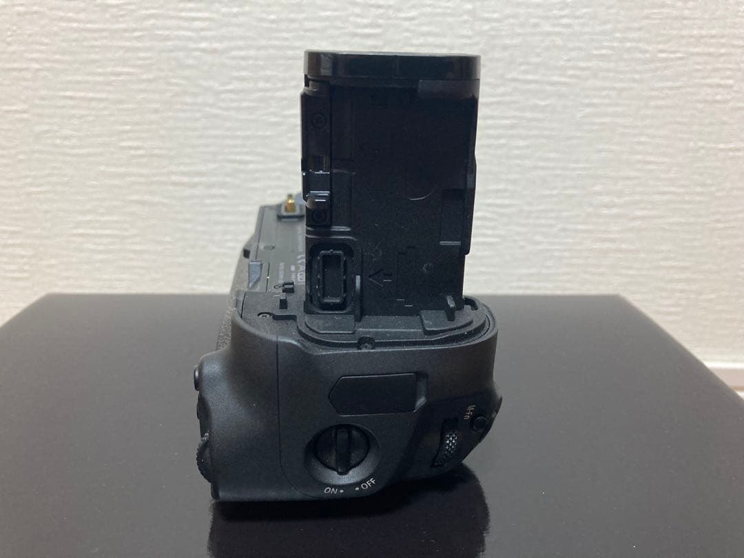 【即売希望特価】Canon EOS R+Canon BG-E22 (付属品付)