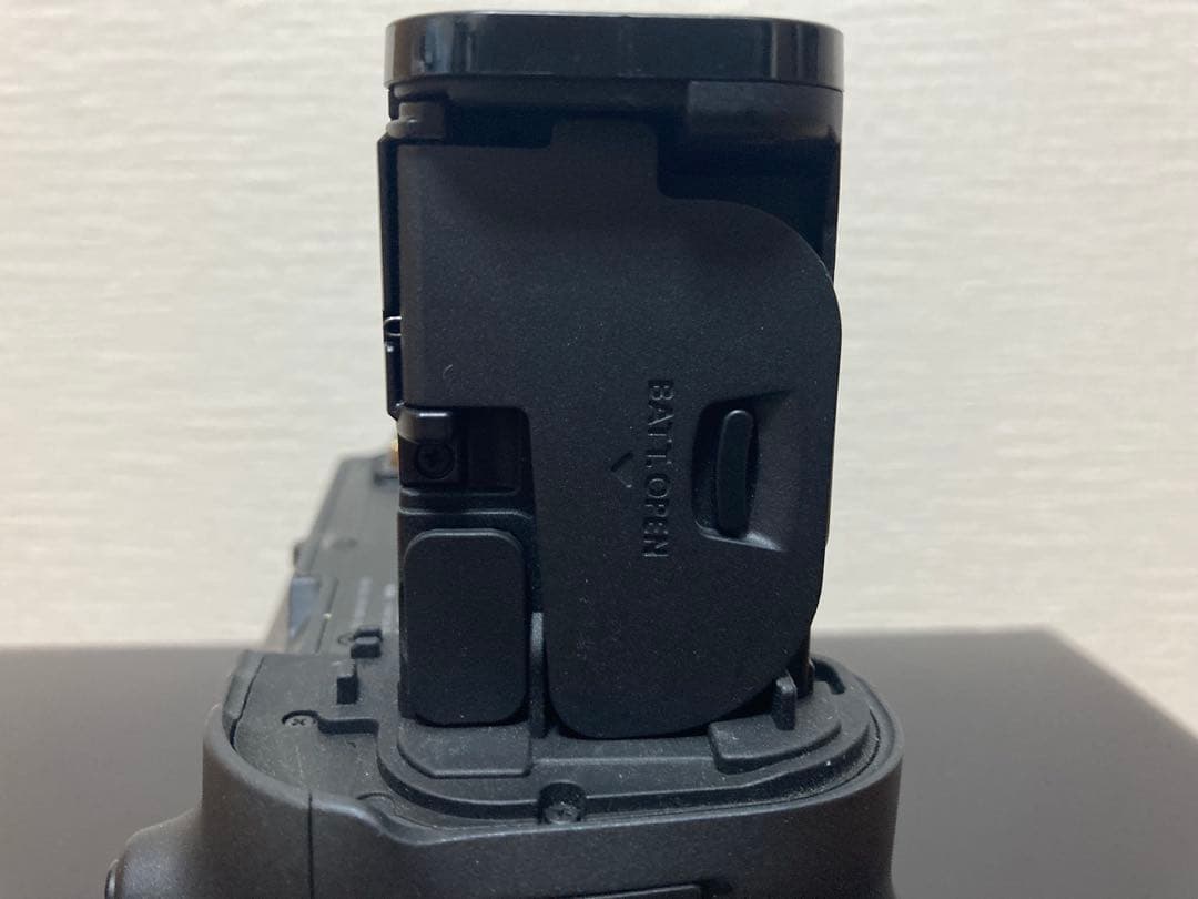 【即売希望特価】Canon EOS R+Canon BG-E22 (付属品付)