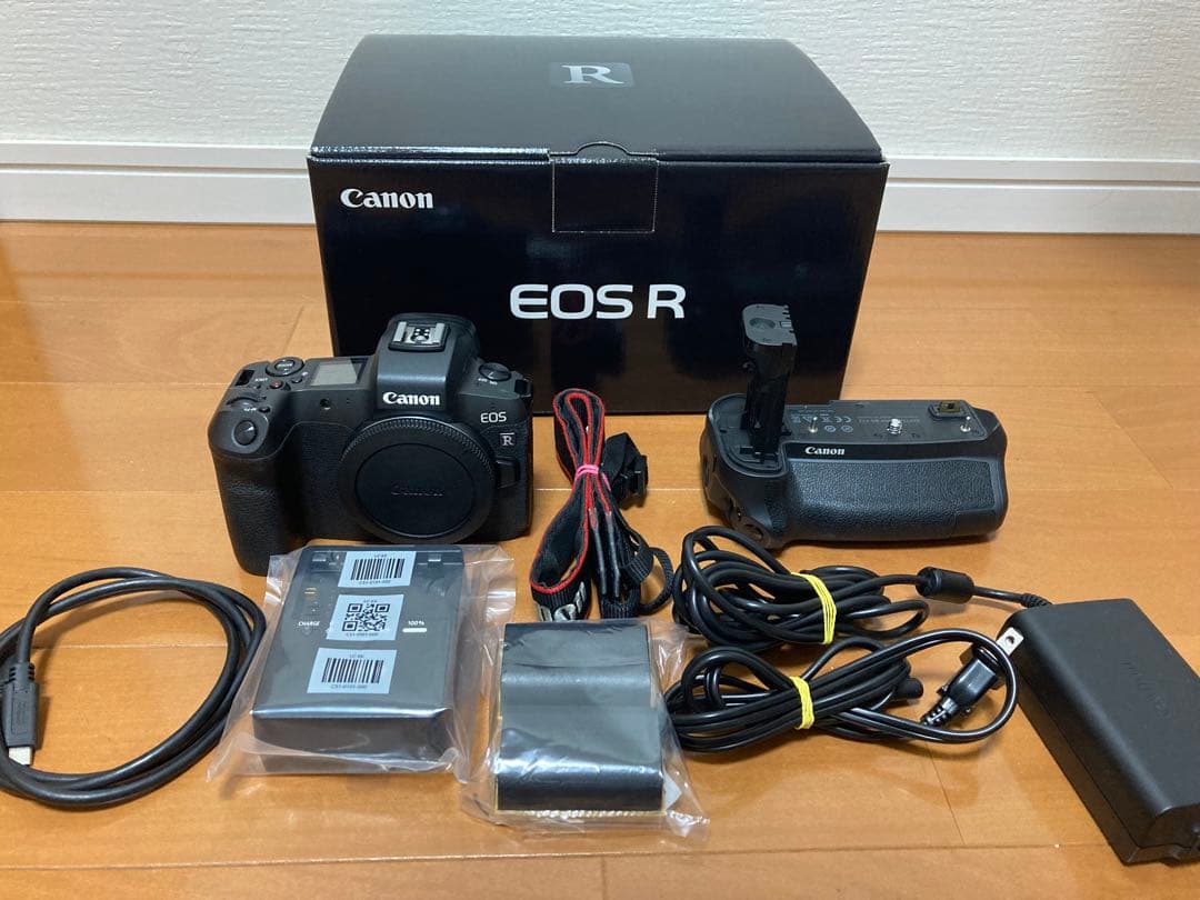 【即売希望特価】Canon EOS R+Canon BG-E22 (付属品付)