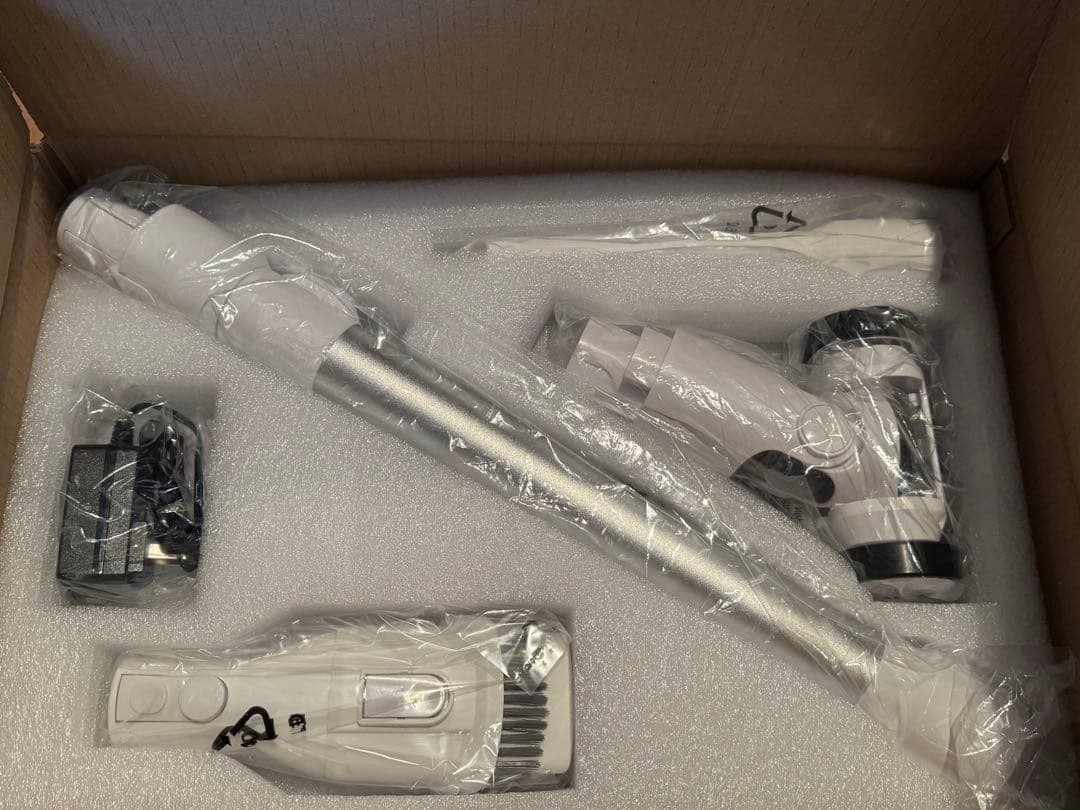 掃除機 コードレス 圧倒的吸引力 LEDライト 大容量バッテリー 自立式 ホワイ