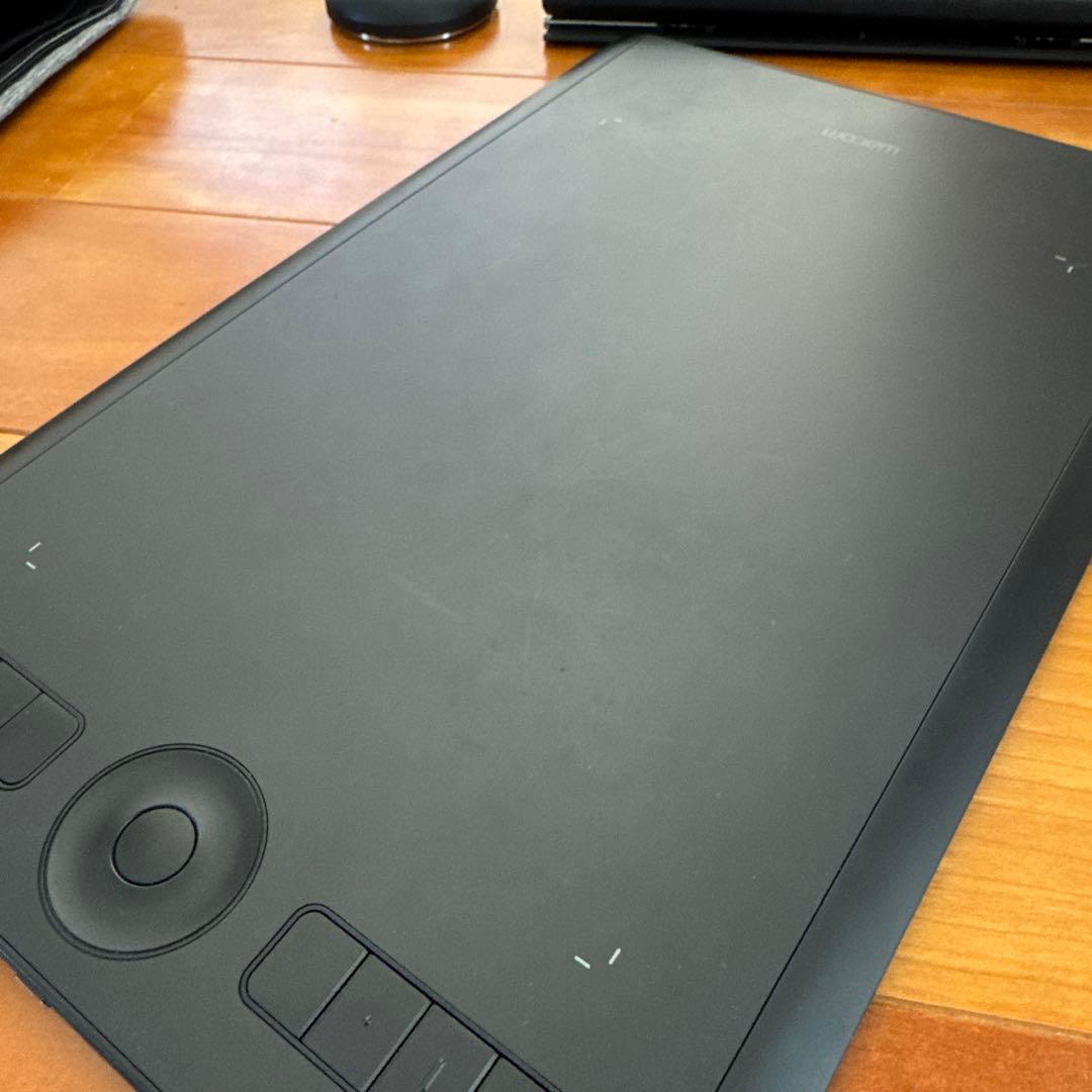 Wacom ペンタブレット本体　intros pro PTH-660