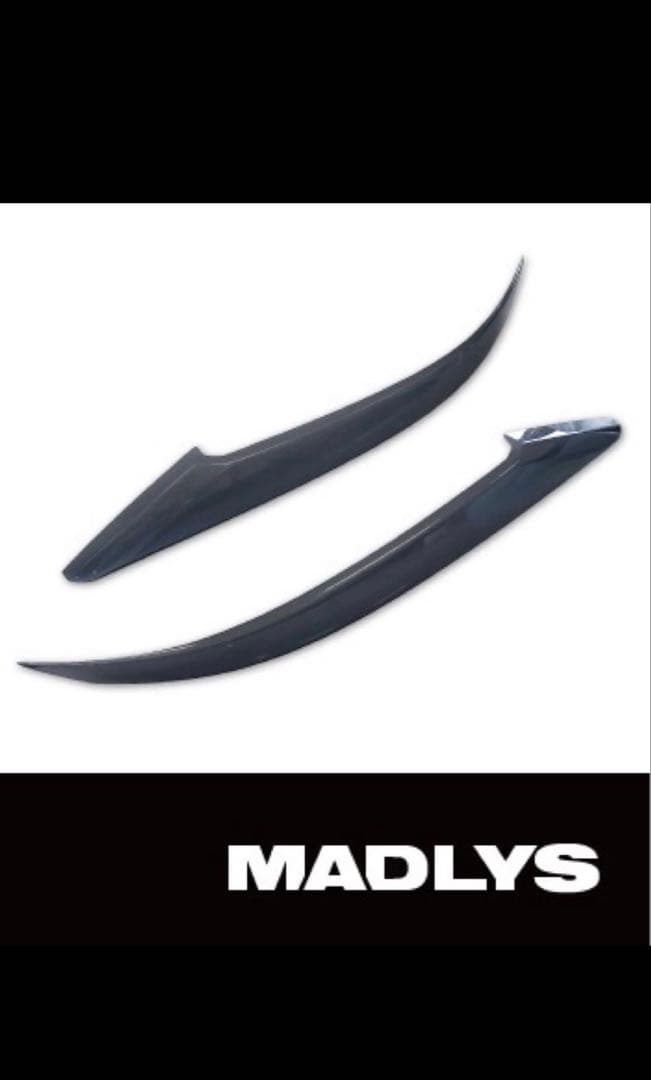 デリカD5(後期型)スモーク仕上げのMADLYS製のポジションランプカバー