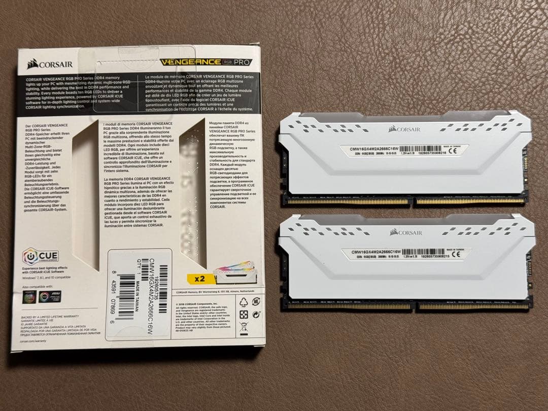 CORSAIR DDR-4 2666MHz メモリー 16GB 8*2 ホワイト