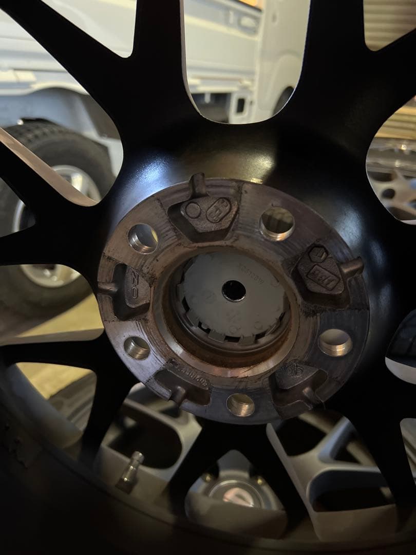 【溝9分】SPARCO MICHELIN スタッドレス　18インチ