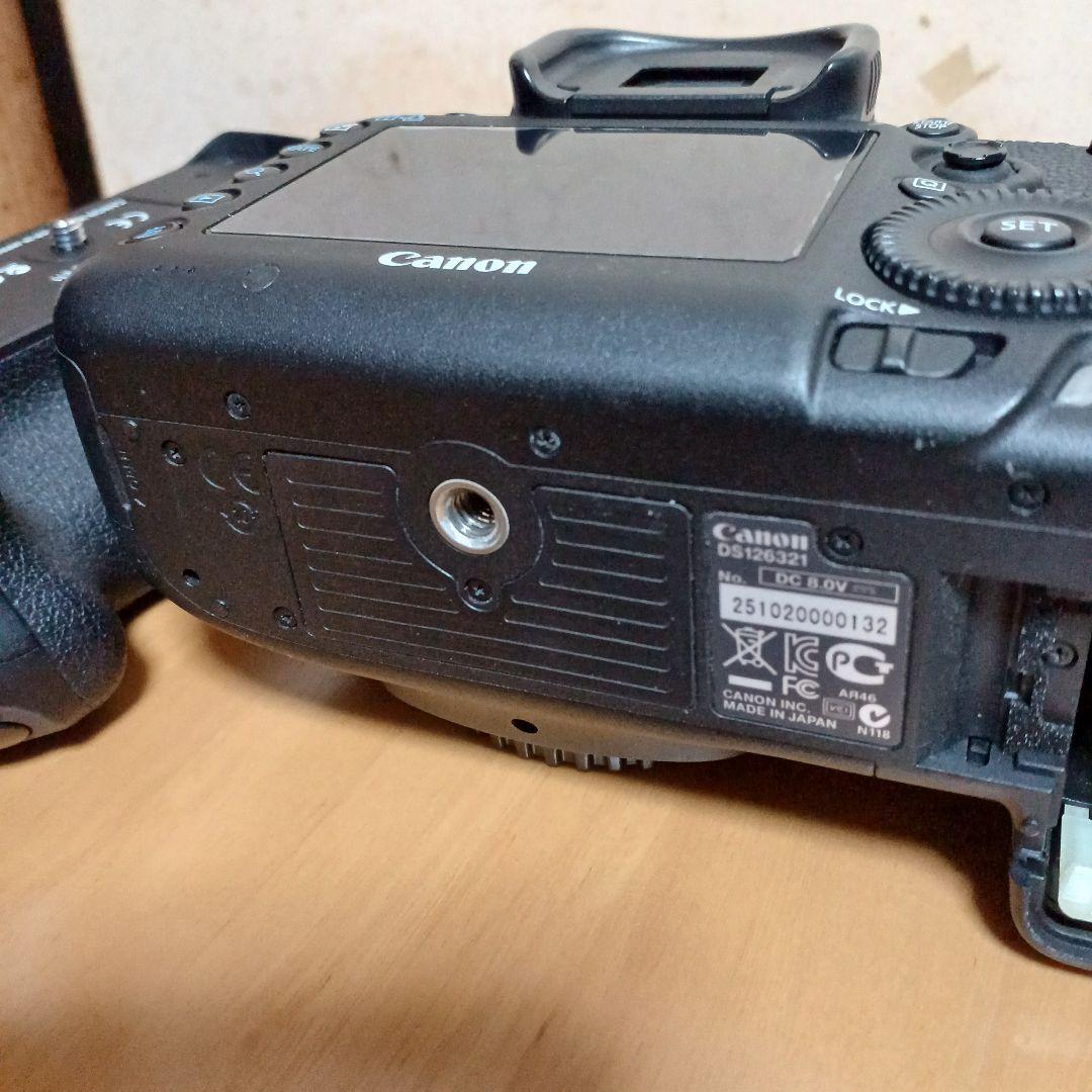 Canon EOS 5D Mark III 純正グリップBG-E11付き