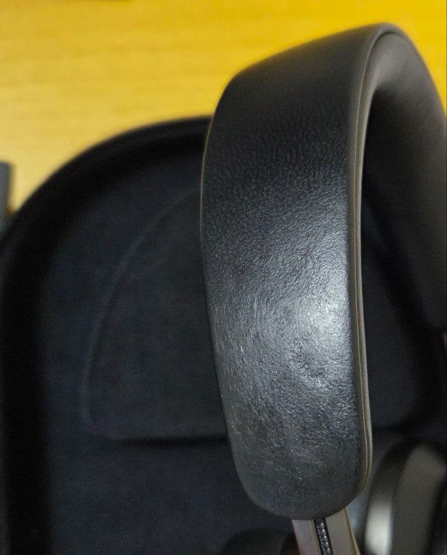 Bowers & Wilkins Px8 ワイヤレスヘッドフォン