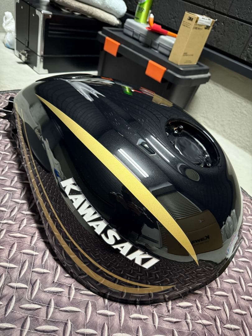 いし　z900rs cafe 純正タンク