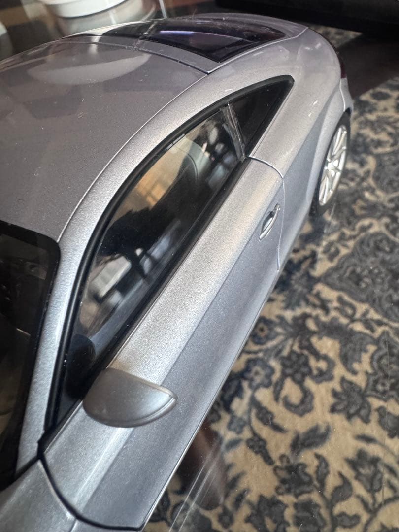 Audi TT シルバー ミニカー 1/18