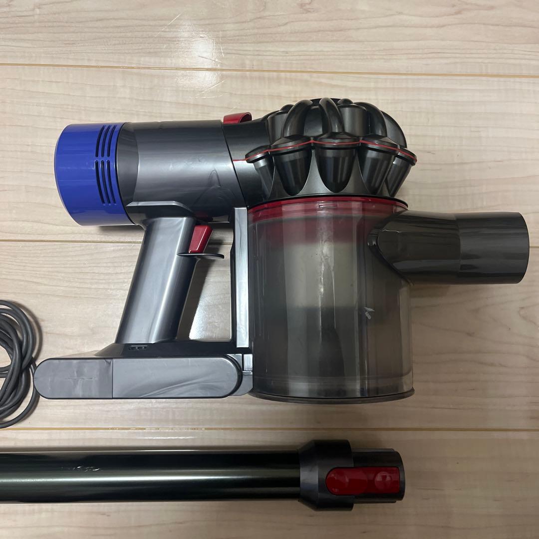② すぐ使える！動作品！dysonダイソンコードレスクリーナー純正SV10