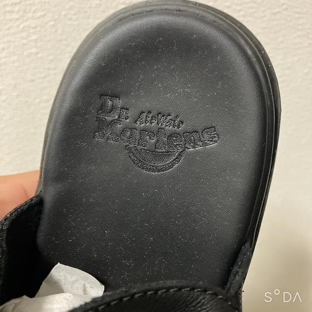 【z50j】ドクターマーチン サンダル JORGE RVE （プー101）