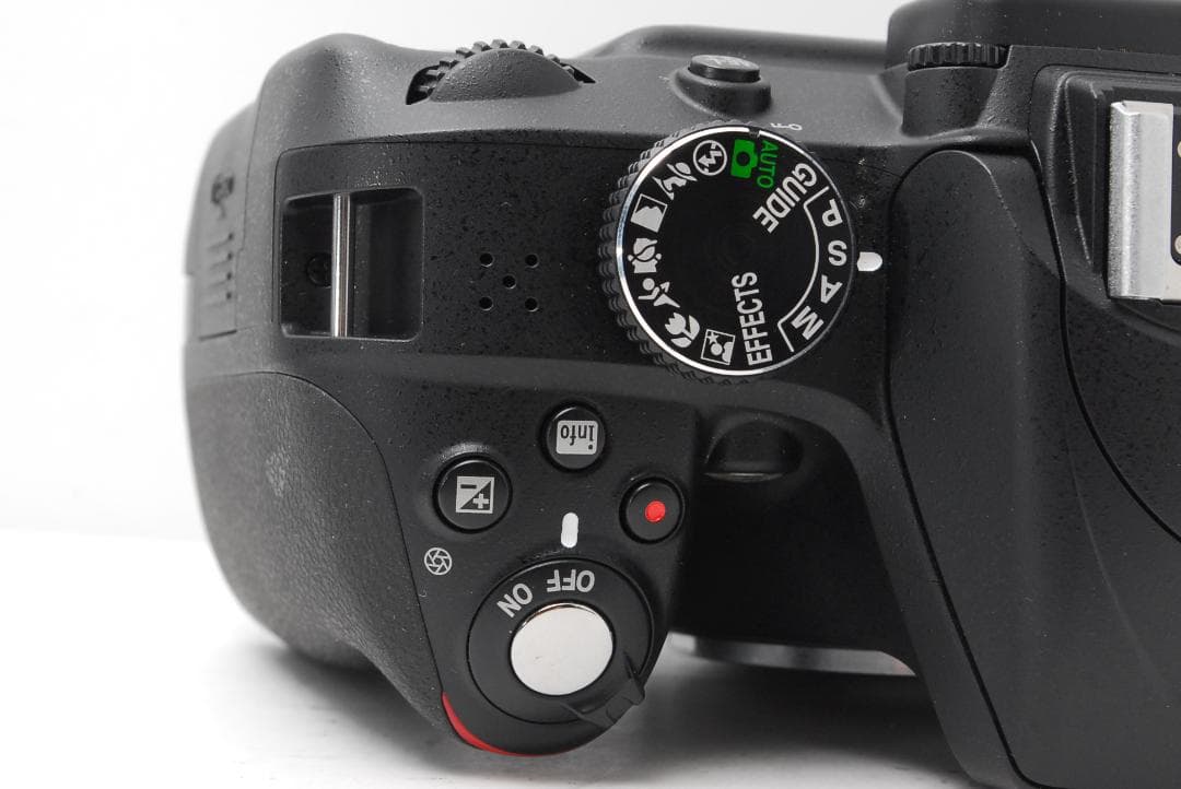 【使用感少なめで新品級ショット数】Nikon D3300　スマホ転送　動画OK