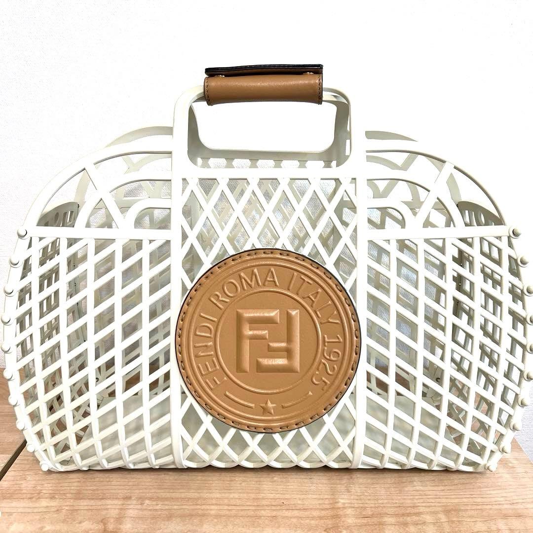 【FENDI 】正規品　ホワイト メッシュデザインバッグ
