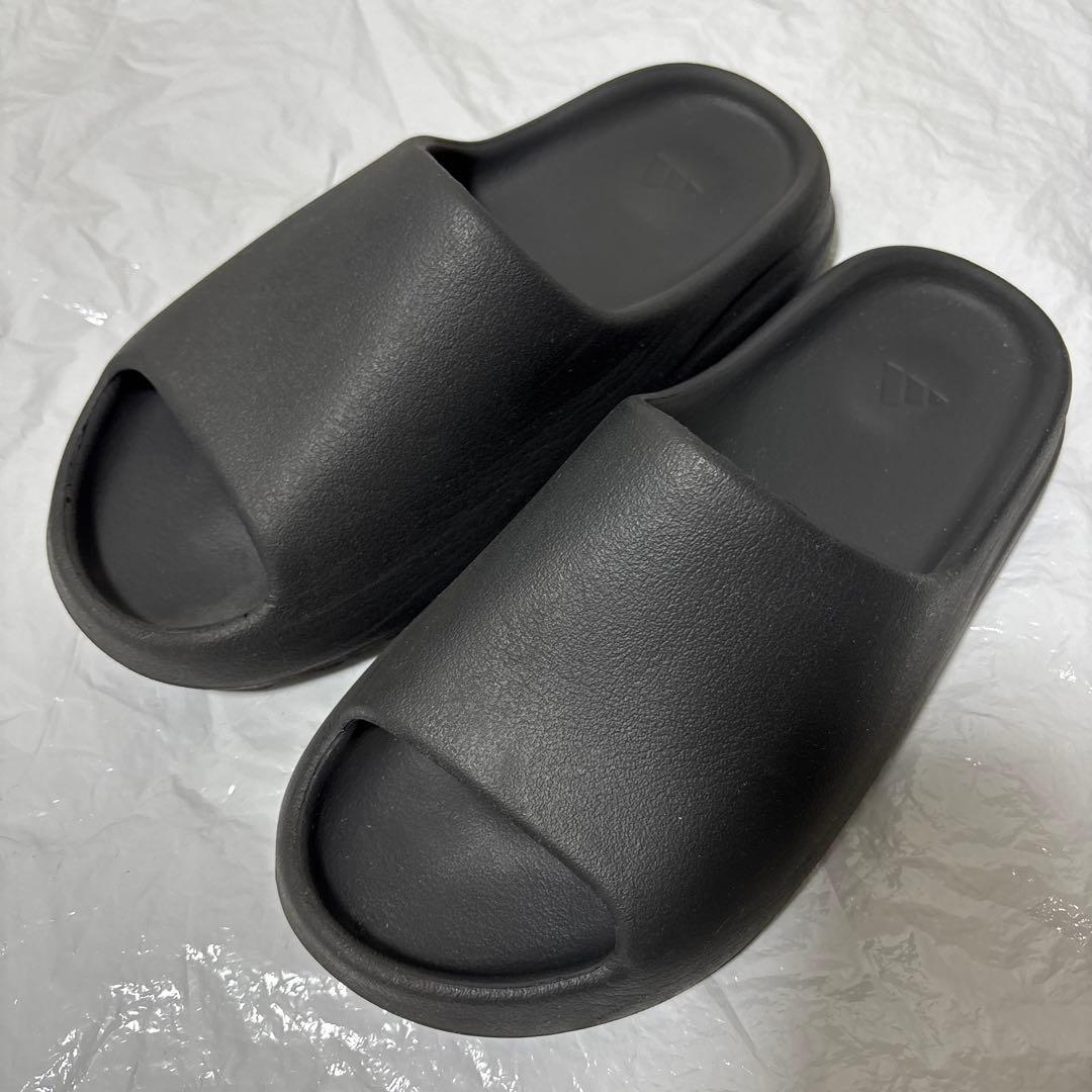 靴 yeezy slide onyx