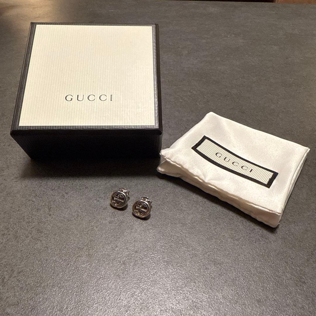 【両耳用】GUCCI ダブルGロゴ シルバーピアス