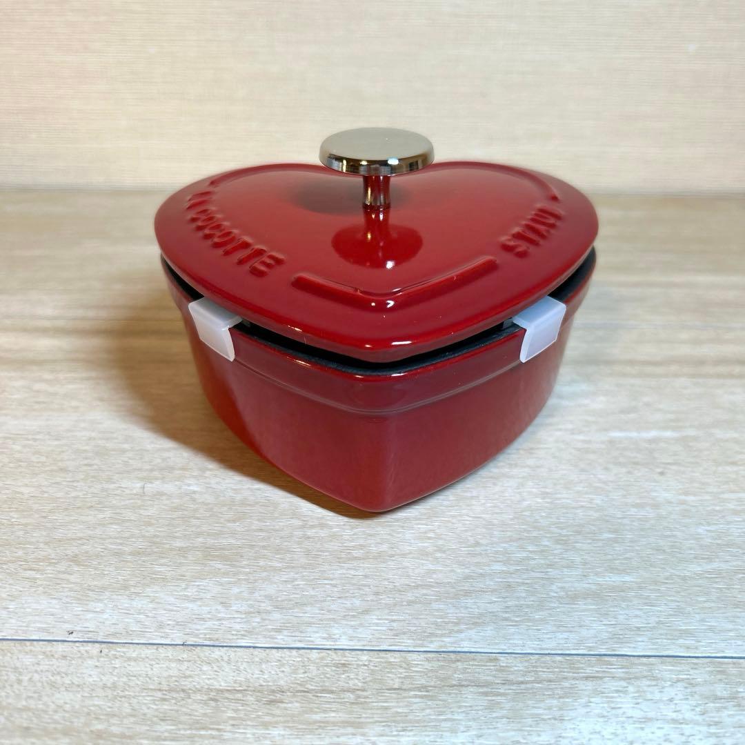 staub ストウブ　スモールハートココット　チェリー　12cm 鍋