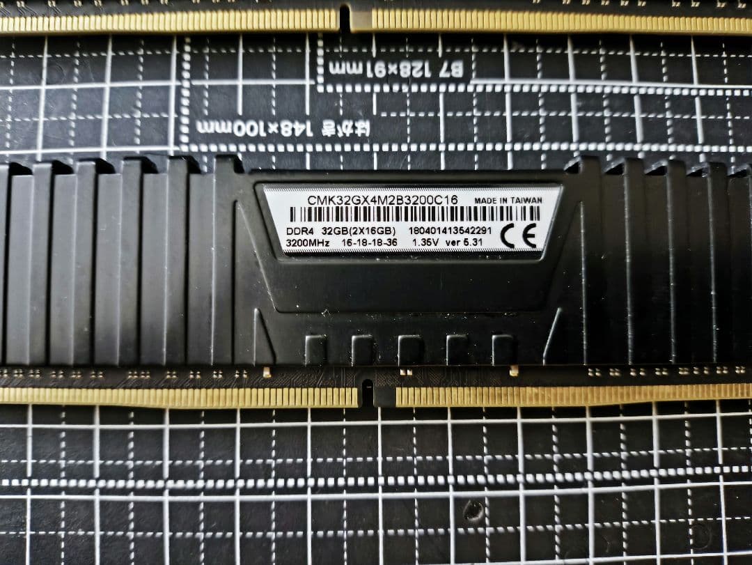 メモリー Corsair 32GB DDR4 3466 OC VENGEANCE LPX