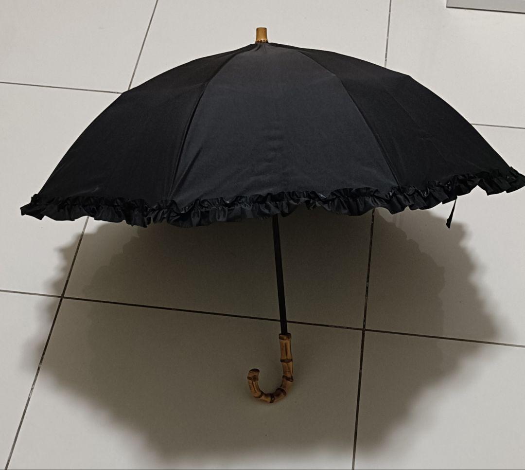 サンバリア100　折りたたみ日傘 　ブラック　フリルがエレガント