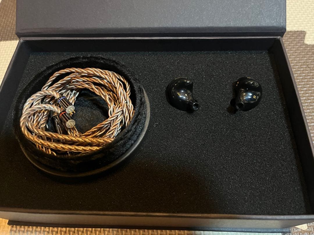 AFUL PERFORMER 8 イヤホン 4.4mm 試聴のみ新品同様