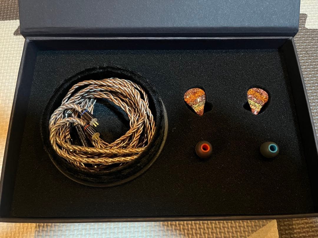 AFUL PERFORMER 8 イヤホン 4.4mm 試聴のみ新品同様