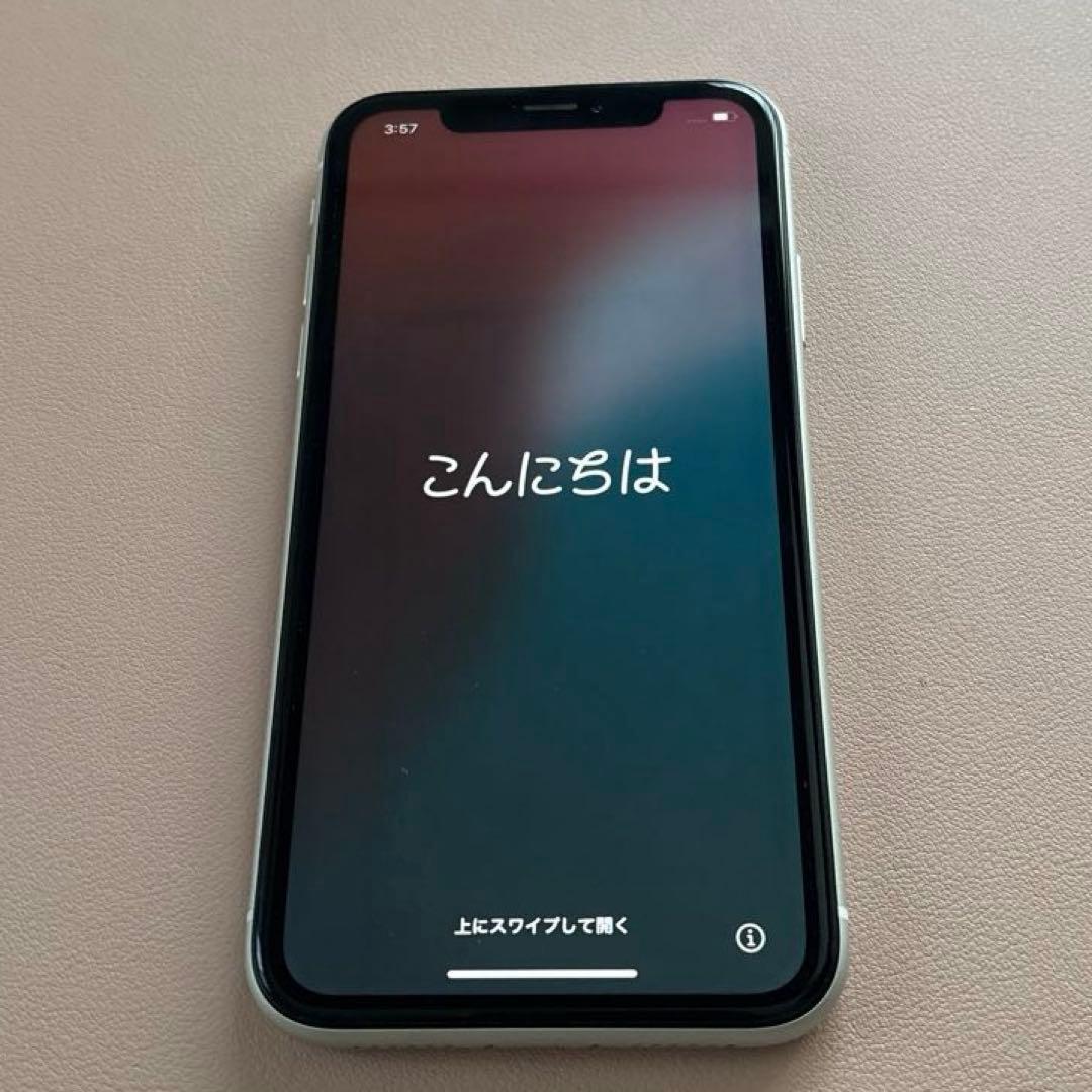 iPhone XR ￼ 64GB ホワイト　本体　（新品ケース付き）