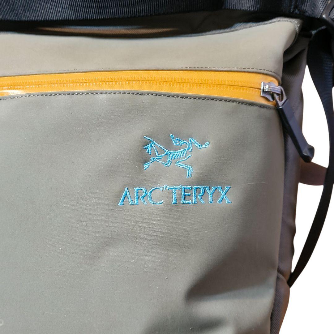 ARC'TERYX　アークテリクス　アロー8　ショルダーバック 　ビームスコラボ