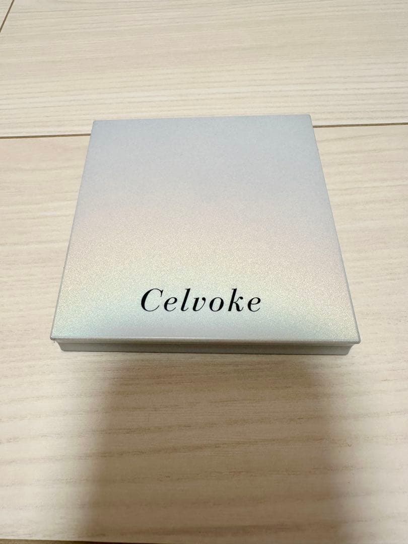 【新品未使用】Celvoke セルヴォーク エクスプレッジヴアイズ　EX04