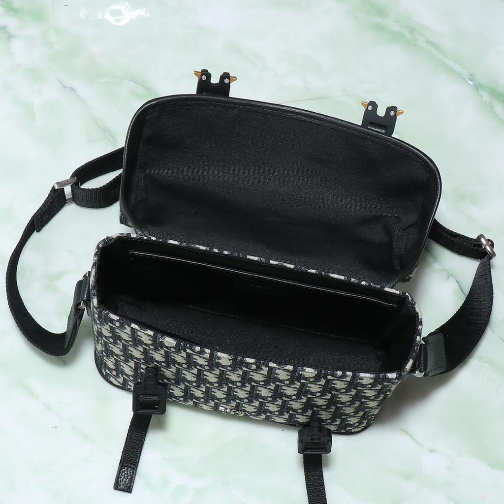 メッセンジャーバッグ ブラック/ホワイト
